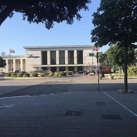 A 2 Passi Da Acomodação com café da manhã Foggia Exterior foto