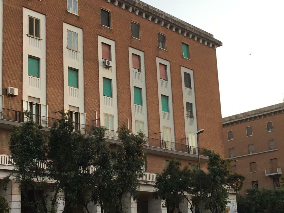 A 2 Passi Da Acomodação com café da manhã Foggia Exterior foto